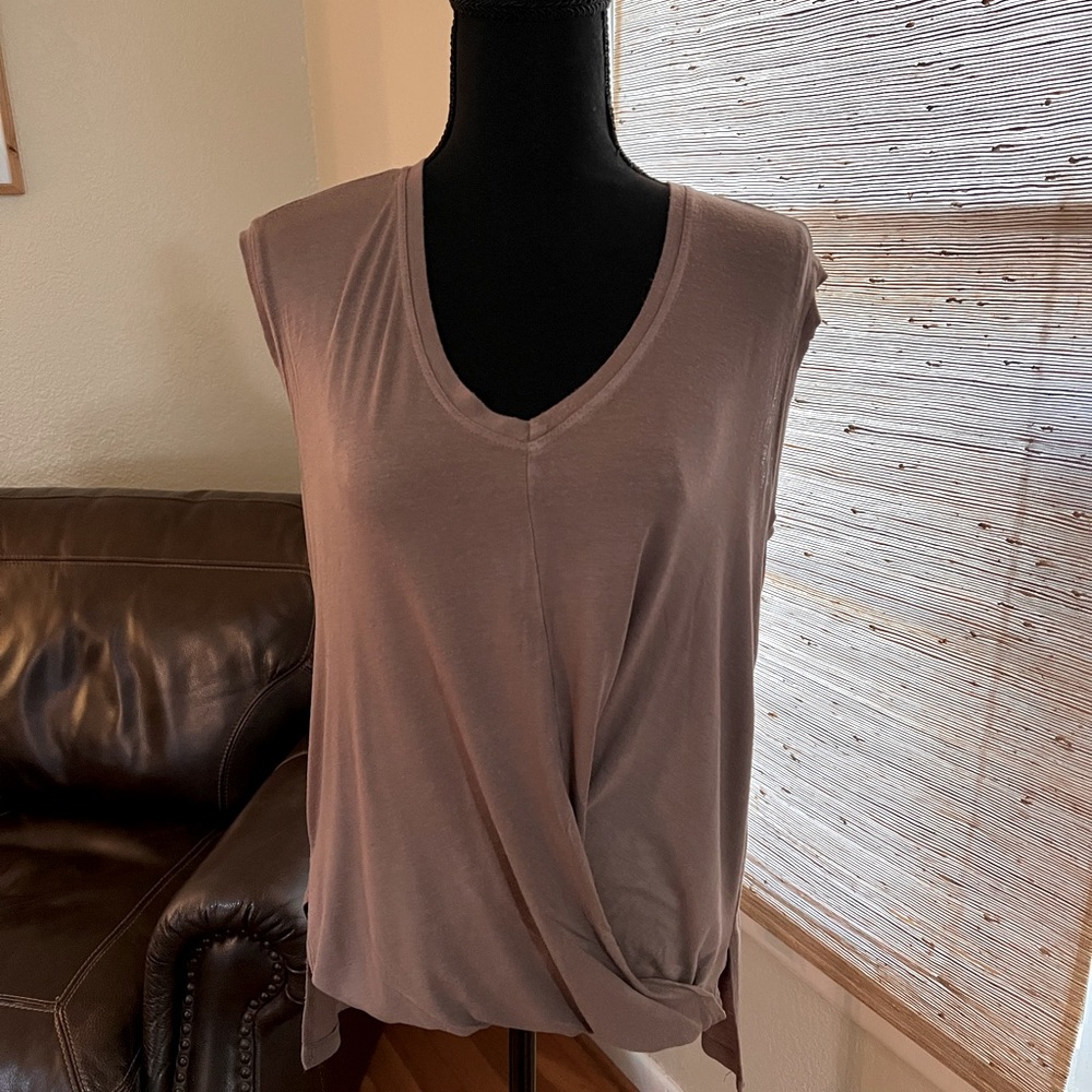 Taupe Deep V Tank